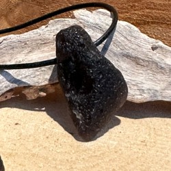 Pendentif Cintamani (Rare) poli avec corde en cuir - pierre brute