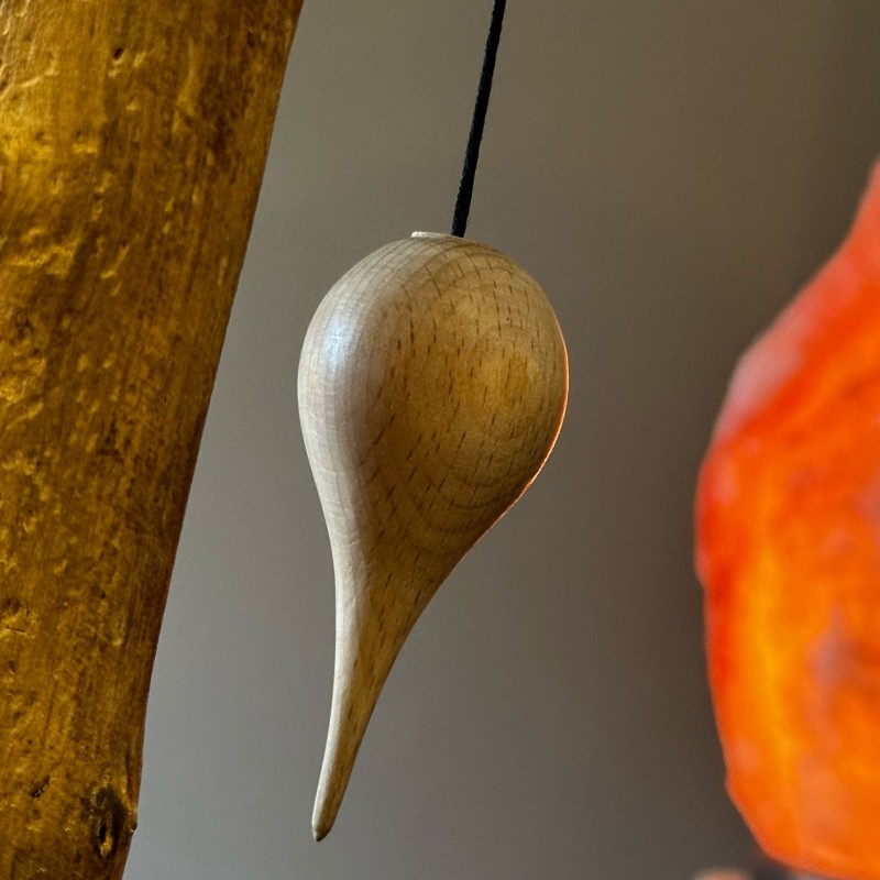 Pendule goutte d'eau en bois clair