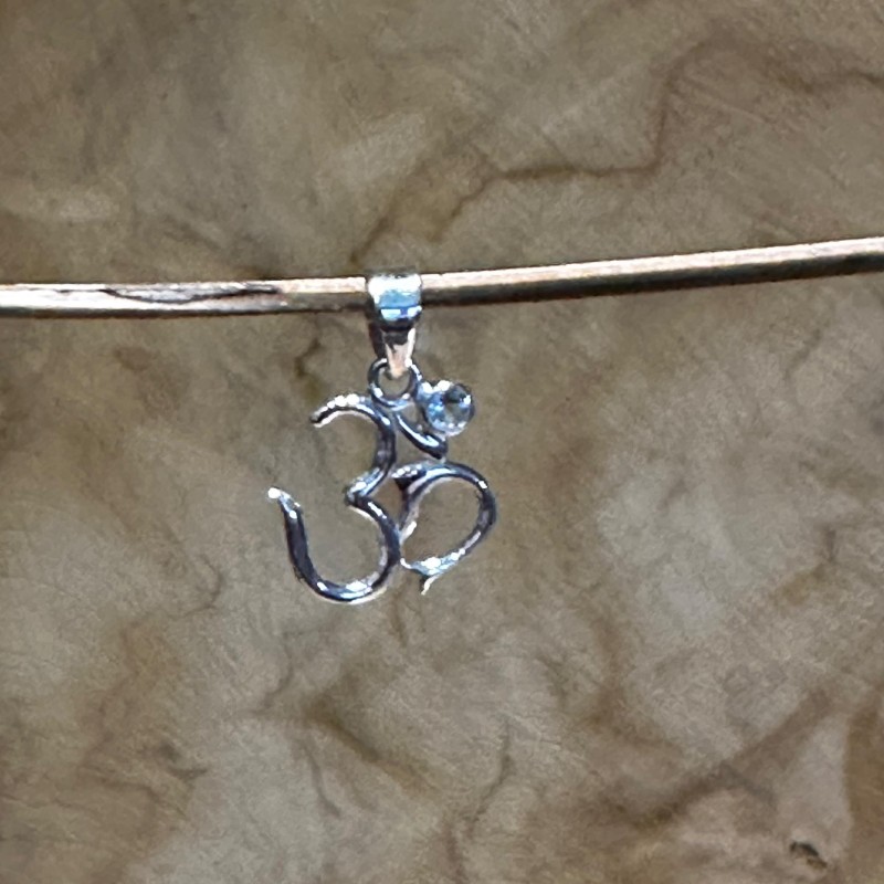 Pendentif OHM AUM OM - argent 925 - avec topaze bleue - rond