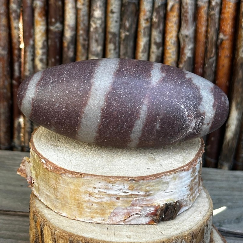 Shiva Lingam (7 à 8 cm) – Pierre sacrée de la Narmada (S1)