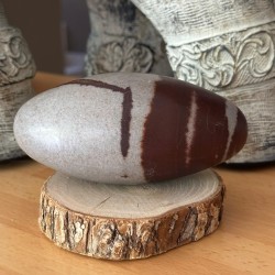 Shiva Lingam (12 cm) – Pierre sacrée de la Narmada - (M1)