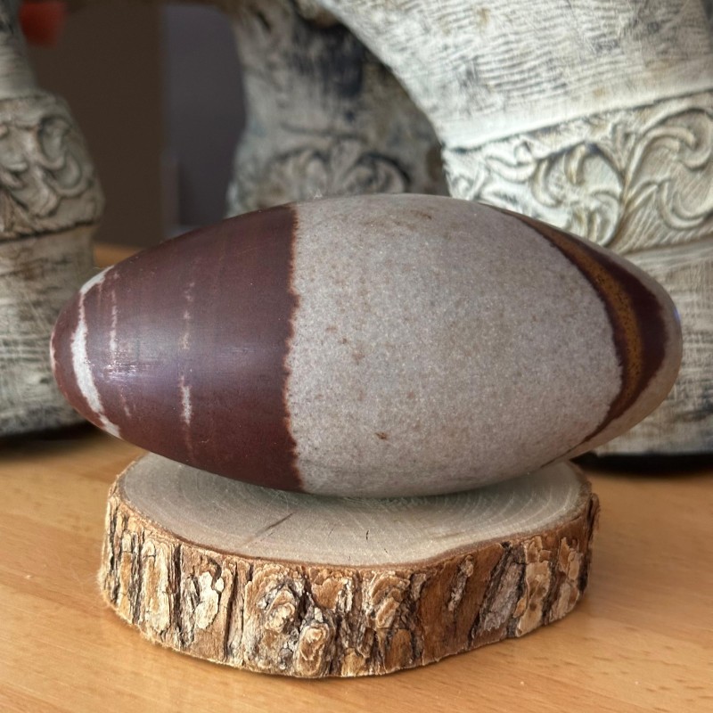 Shiva Lingam (12 cm) – Pierre sacrée de la Narmada - (M1)