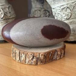 Shiva Lingam (12 cm) – Pierre sacrée de la Narmada - (M3)