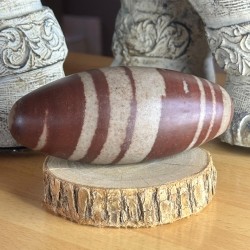 Shiva Lingam (12 cm) – Pierre sacrée de la Narmada - (M2)