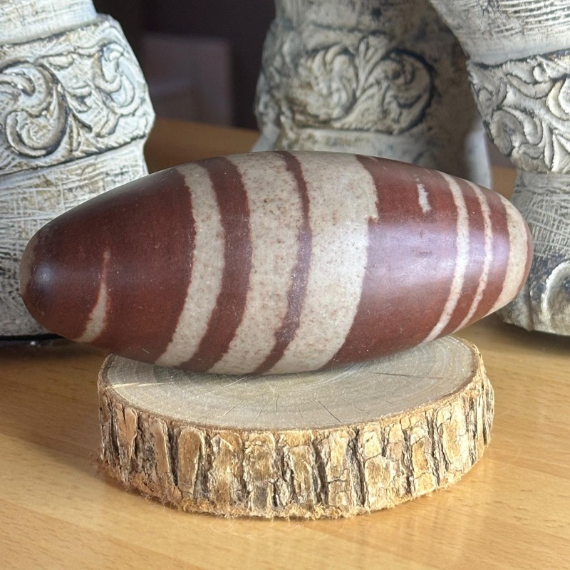 Shiva Lingam (12 cm) – Pierre sacrée de la Narmada - (M2)