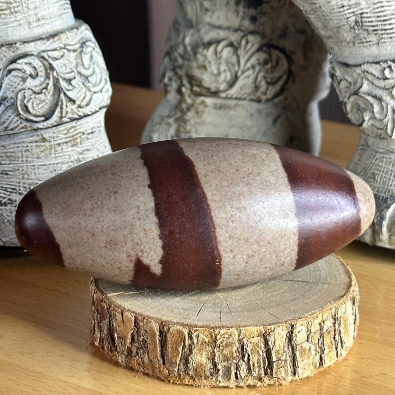 Shiva Lingam (12 cm) – Pierre sacrée de la Narmada - (M1)