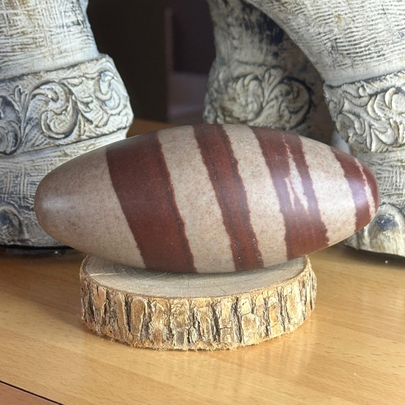 Shiva Lingam (13 cm) – Pierre sacrée de la Narmada - (M9)