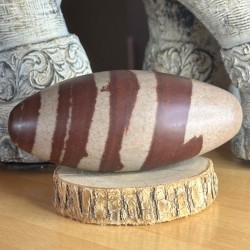 Shiva Lingam (13 cm) – Pierre sacrée de la Narmada - (M9)