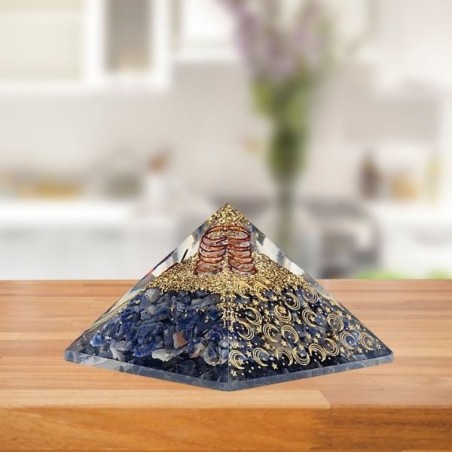 Pyramide Orgonite Sodalite Lune & Étoiles – 7,5 cm