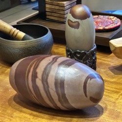 Shiva Lingam (20x10cm) – Pierre sacrée de la Narmada - 3,4 kg