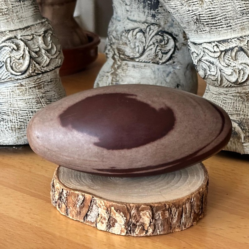 Shiva Lingam (12 cm) – Pierre sacrée de la Narmada - (M5)