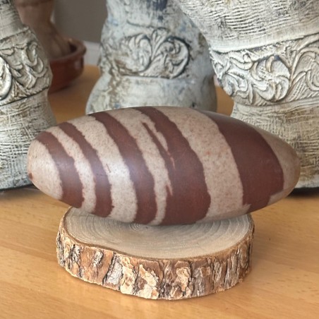 Shiva Lingam (13 cm) – Pierre sacrée de la Narmada - (M10)