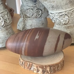 Shiva Lingam (14 cm) – Pierre sacrée de la Narmada - (M11)