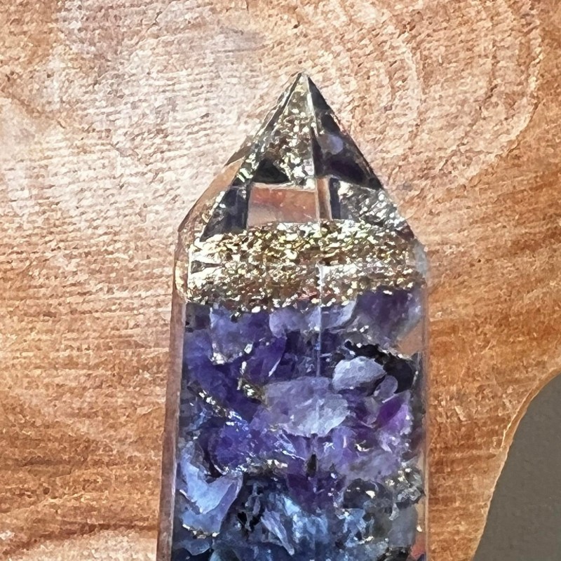 Obélisque Orgonite Chakras