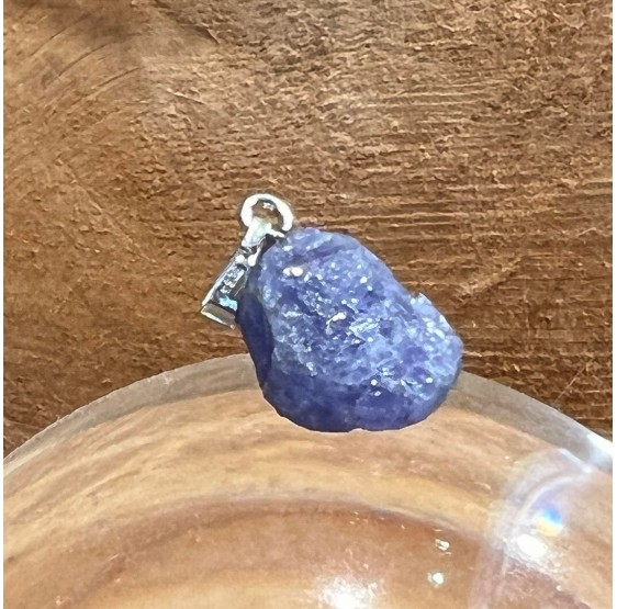 Pendentif Tanzanite brut avec 925 boucle d'argent