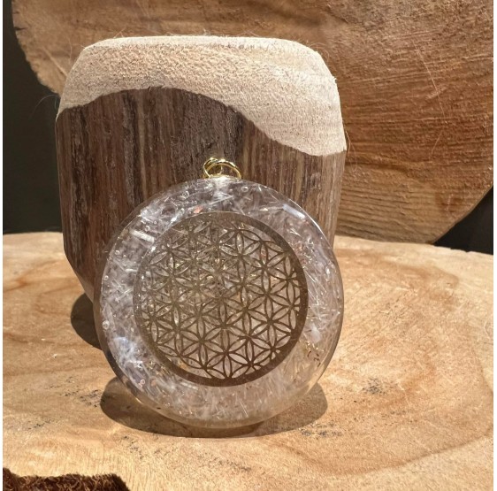 Pendentif Orgone selenite & Fleur de vie - avec fil noir