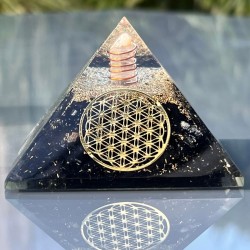 Pyramide Tourmaline / cristal de roche avec Fleur de Vie & spirale - orgone