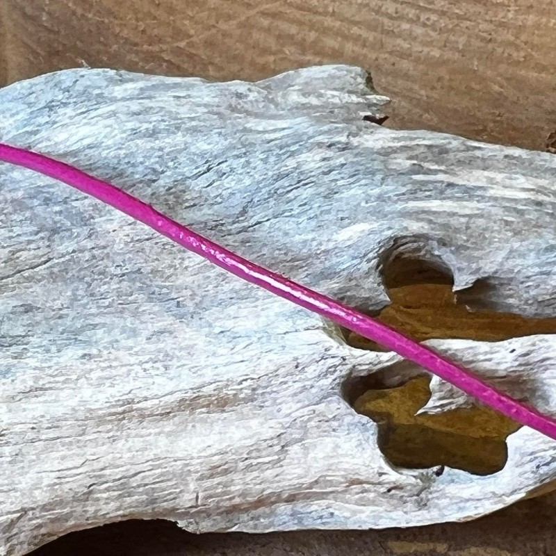 Collier fil en cuir - rose foncé